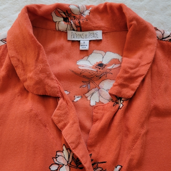 Patrons of peace floral tie front top - Picture 3 of 5